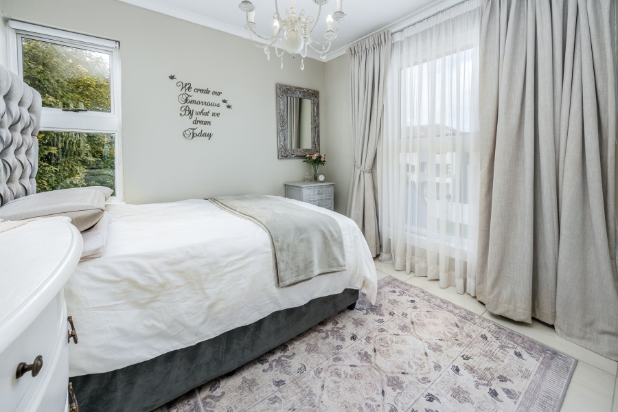 2 Bedroom Property for Sale in Vredekloof Western Cape